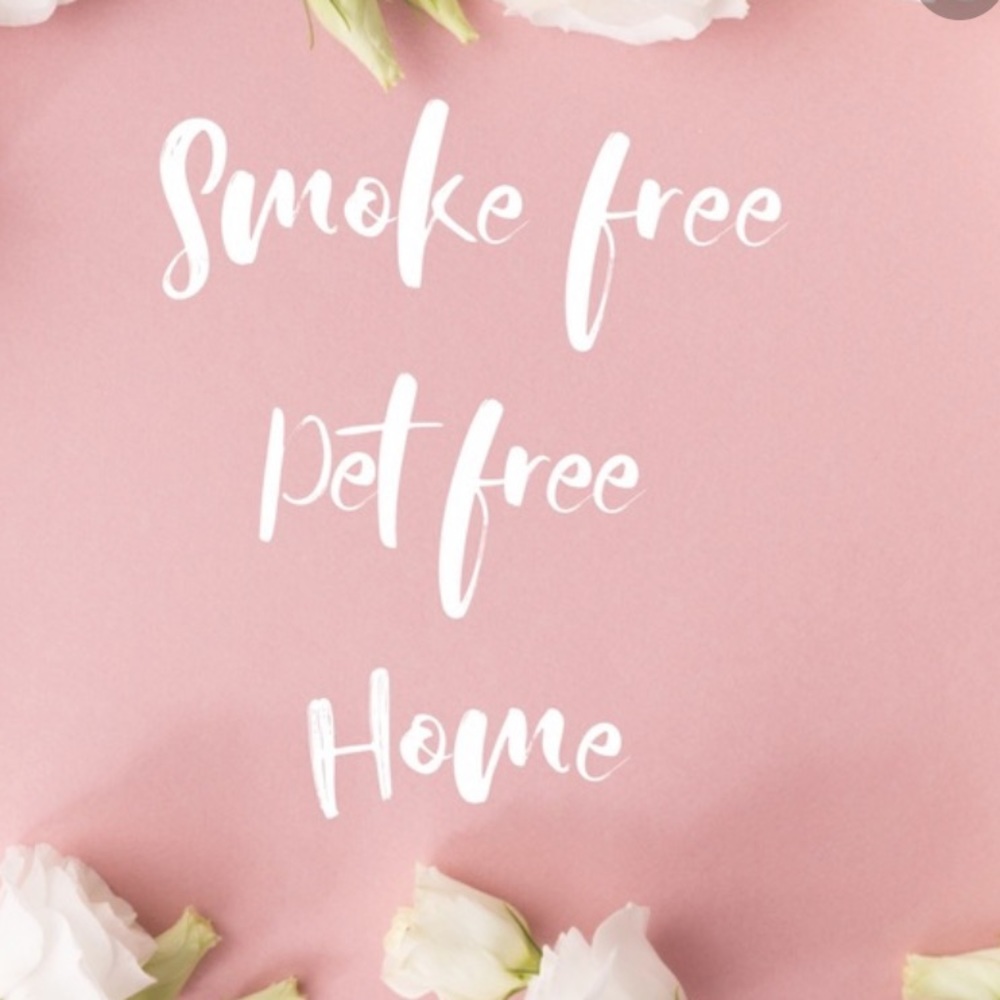 My closet is Smoke free & Pet free 🎀🎀